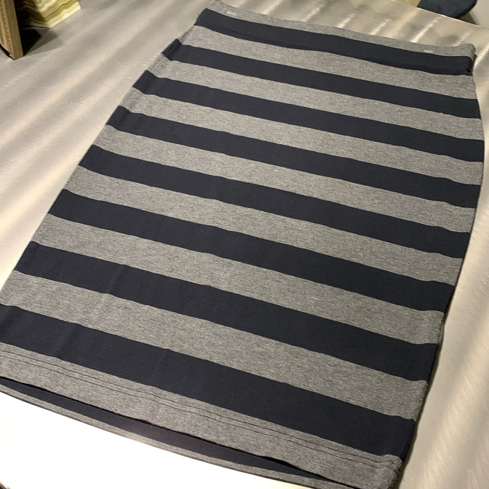 Banana Republic Black/Charcoal Stripe Stretch Jersey Skirt Size S